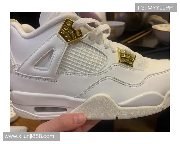 aj4女篮球鞋的时尚与性能结合让你在球场上尽显风采